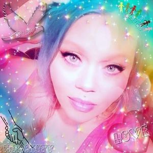 Meet your Posher, Elise